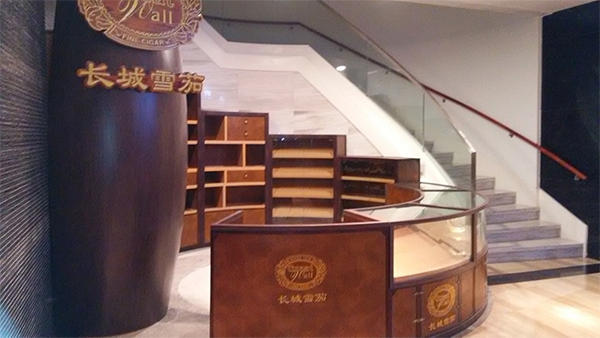 烟酒展柜的玻璃材料有哪些？分别有哪些特点？