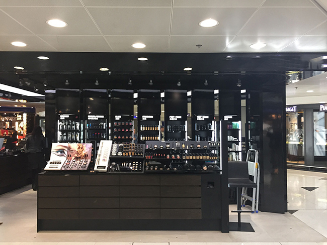 便宜的定做展示柜可能引起的危害有哪些?